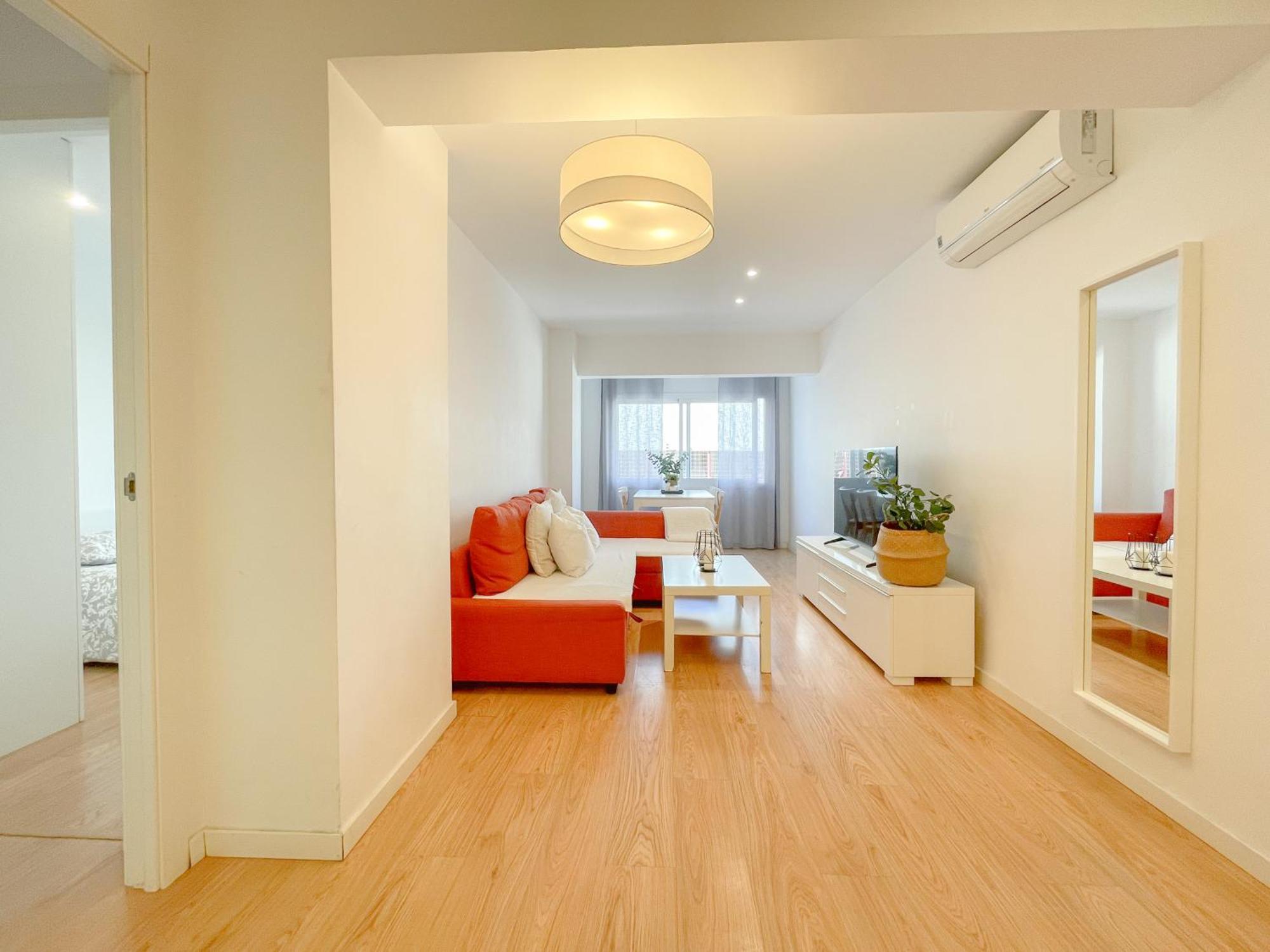 Moderno Plz De La Merced Appartement